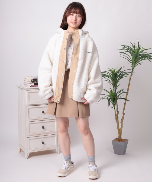 CONVERSE(コンバース)の「【71】【CONVERSE/コンバース】シープボア ワンポイントロゴ 切替 フードジャケット/ボアブルゾン(ブルゾン・レディース・ホワイト/ブラウン/ピンク/ブラック・M/L)」の17枚目の写真
