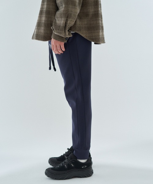 ESTNATION(エストネーション)の「ESTNATION / ミラノリブ リブパンツ<ECOPET>(スウェットパンツ・メンズ・ブラック/ライトグレー/ネイビー・SMALL/MEDIUM/LARGE/X-LARGE)」の9枚目の写真