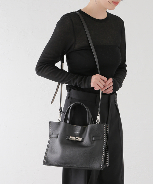 La TOTALITE(ラトータリテ)の「VIOLAd’ORO/ヴィオラドーロ スタッズ トートバッグ(トートバッグ・レディース・ブラック・FREE)」の2枚目の写真