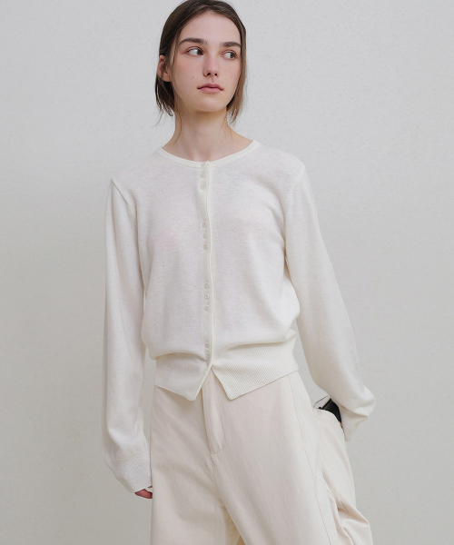 ANDNEEDS(アンドニーズ)の「Mari round cardigan (ivory)(カーディガン/ボレロ・レディース・その他・FREE)」の2枚目の写真