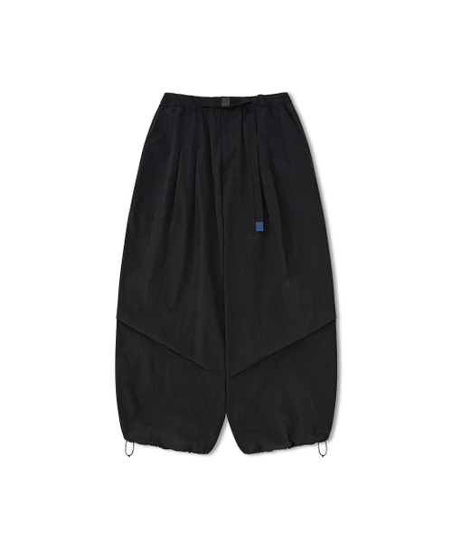 ANGLAN(アングラン)の「Nylon Tuck Belt String Balloon Pants - Black(スウェットパンツ・メンズ・その他・ONE SIZE/1/2)」の9枚目の写真