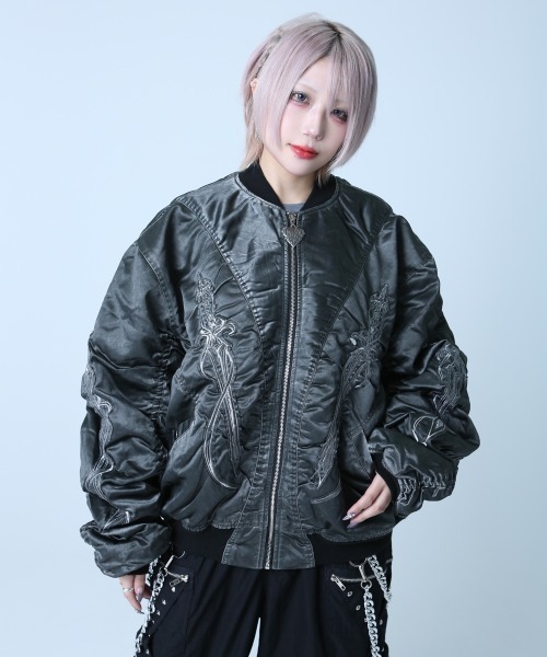 BACKSTAGE PASS(バックステージパス)の「TRIPLE DAGGER MA-1(トリプルダガー MA-1)ダガー刺繍 MA-1(MA-1・メンズ・パープル/ダークグレー/オリーブ/ブラック・FREE)」の14枚目の写真