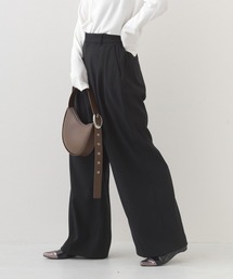 OMNES（オムネス）の「【BEAUTIFUL FRIDAY】ツータックストレートパンツ（スラックス）」