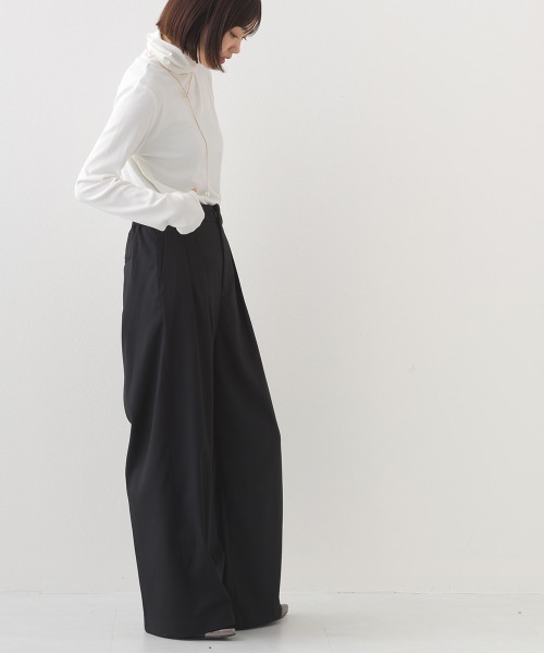 OMNES（オムネス）の「【BEAUTIFUL FRIDAY】ツータックストレートパンツ（スラックス・レディース・ブラック/ベージュ・LARGE/MEDIUM）」の3枚目の写真