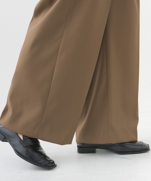 OMNES（オムネス）の「【BEAUTIFUL FRIDAY】ツータックストレートパンツ（スラックス・レディース・ブラック/ベージュ・LARGE/MEDIUM）」の16枚目の写真
