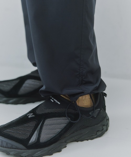 MAISON CLUB(メゾンクラブ)の「【MAISON CLUB】SUPER LIGHT TECH TRAVEL EASY TROUSERS /超軽量リップストップ素材/Tech Nylon Pants /テックナイロンパンツ(その他パンツ・メンズ・カーキ/ブラック/ネイビー・M/L)」の7枚目の写真