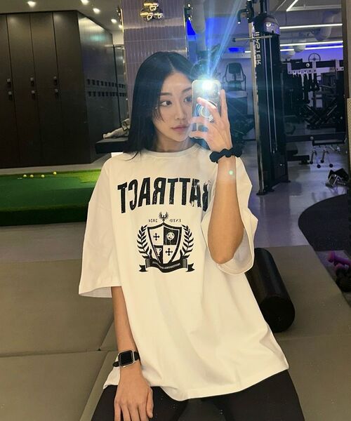 BATTRACT(バトラクト)の「シールドプリンティングオーバーフィット半袖_ホワイト(Tシャツ/カットソー・レディース・ホワイト・1/2)」の9枚目の写真
