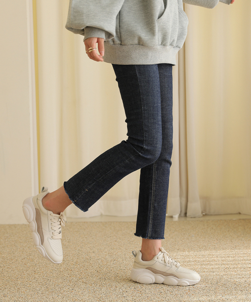 BBAEBBAE(ペッペ)の「裏起毛ウエストバンドスパンブーツカット裾カットデニムパンツ(デニムパンツ・レディース・ブルー・SMALL/MEDIUM/LARGE/X-LARGE/2XL)」の3枚目の写真