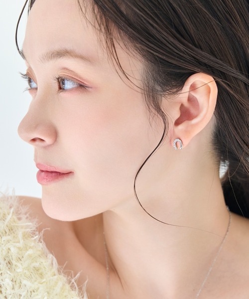 Phoebe（フィービィー）の「【金属アレルギー対応】グロッシーミニホースシューピアス　ステンレス/馬蹄/バテイ/蹄鉄/ラッキーモチーフ/ギフト/プレゼント（ピアス（両耳用）・レディース・イエローゴールド/シルバー・FREE）」の9枚目の写真