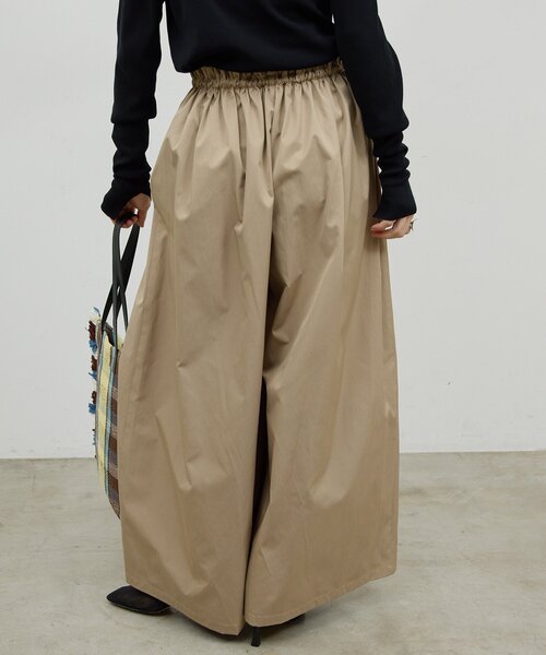 GALLARDAGALANTE（ガリャルダガランテ）の「ギャザーボリュームパンツ（その他パンツ・レディース・ネイビー/ベージュ・FREE）」の5枚目の写真