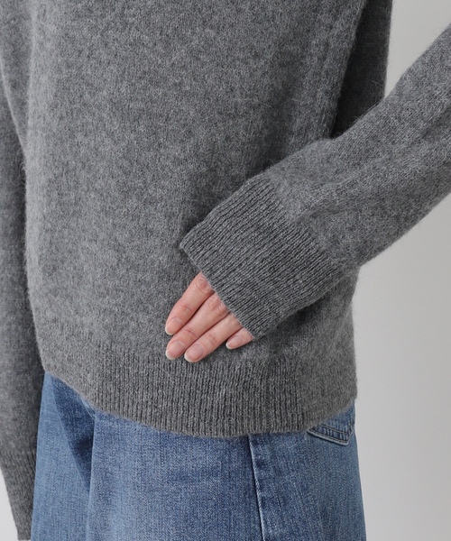 IENA（イエナ）の「ブローチ付きベビーアルパカニット（ニット/セーター・レディース・ライトグリーン/グレー・FREE）」の6枚目の写真