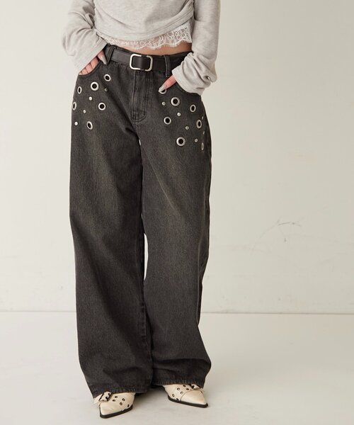 WHO'S WHO gallery(フーズフーギャラリー)の「アイレットローライズデニム(デニムパンツ・レディース・ブラック/ネイビー/サックスブルー・SMALL/MEDIUM)」の4枚目の写真