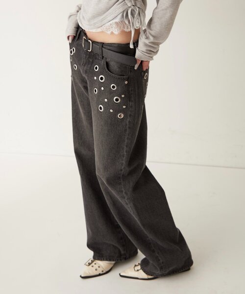 WHO'S WHO gallery(フーズフーギャラリー)の「アイレットローライズデニム(デニムパンツ・レディース・ブラック/ネイビー/サックスブルー・SMALL/MEDIUM)」の5枚目の写真