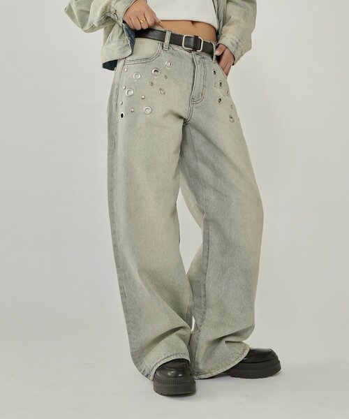 WHO'S WHO gallery(フーズフーギャラリー)の「EYELET LOW RISE DENIM /アイレットローライズデニム(デニムパンツ・レディース・ブラック/ネイビー/サックスブルー・SMALL/MEDIUM)」の7枚目の写真