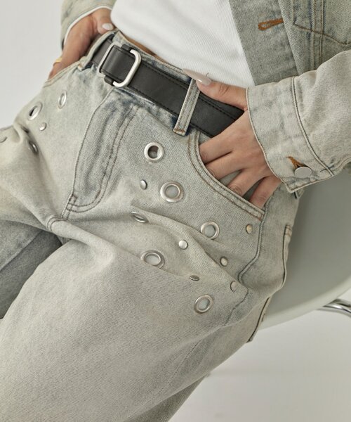 WHO'S WHO gallery(フーズフーギャラリー)の「EYELET LOW RISE DENIM /アイレットローライズデニム(デニムパンツ・レディース・ブラック/ネイビー/サックスブルー・SMALL/MEDIUM)」の12枚目の写真