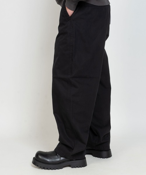 HANES(ヘインズ)の「ノータック ワイドフィット チノパンツ(チノパンツ・メンズ・ベージュ/ブラック/カーキ・S/M/L/LL)」の1枚目の写真