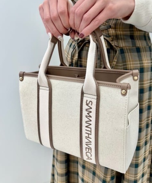 SAMANTHAVEGA(サマンサベガ)の「新色ロゴテープキャンバスハンドバッグ(小)(ハンドバッグ・レディース・グレー/ブラック/オフホワイト・FREE)」の2枚目の写真