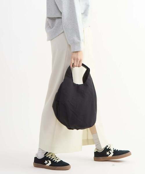 CONVERSE TOKYO(コンバーストウキョウ)の「2WAY NYLON HAND BAG(ハンドバッグ・レディース・ミント/ブラック/ベージュ・FREE)」の4枚目の写真