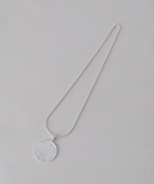 VERMEIL par iena(ヴェルメイユパーイエナ)の「ADRAR アドラル BIRD コインネックレス(ネックレス・レディース・シルバー・FREE)」の5枚目の写真