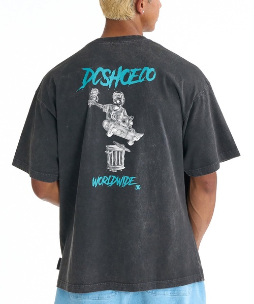 DC(ディーシー)の「DC/ディーシー 半袖 Tシャツ ロゴ バックプリント DST261026(Tシャツ/カットソー・メンズ・ホワイト×ブルー/スミクロ/ブラック×ベージュ・XL/M/L/2XL)」の1枚目の写真