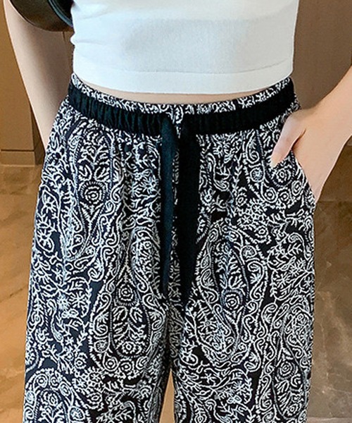 NANEA（ナネア）の「ペイズリー柄イージーパンツ（その他パンツ・レディース・ホワイト/ブラック・LARGE/MEDIUM/SMALL）」の12枚目の写真