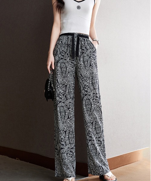 NANEA（ナネア）の「ペイズリー柄イージーパンツ（その他パンツ・レディース・ホワイト/ブラック・LARGE/MEDIUM/SMALL）」の5枚目の写真