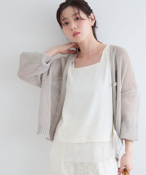 le.coeur blanc(ルクールブラン)の「ペーパーヤーンVネックカーディガン(カーディガン/ボレロ・レディース・ブラック/ベージュ/オフホワイト/ブルー・38)」の11枚目の写真