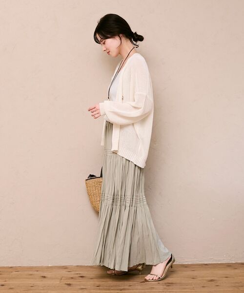 le.coeur blanc（ルクールブラン）の「ペーパーヤーンVネックカーディガン（カーディガン/ボレロ・レディース・ブラック/ベージュ/オフホワイト/ブルー・38）」の10枚目の写真