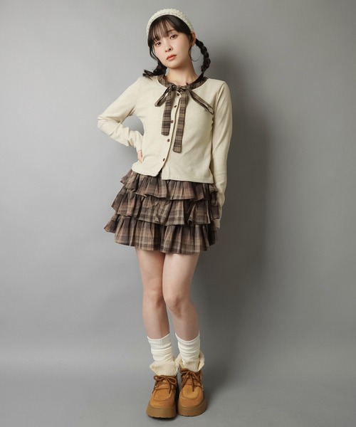 SPINNS(スピンズ)の「チェックリボンが視線を奪う♪レイヤード風ガーリートップス(Tシャツ/カットソー・レディース・チャコール/ブラウン/アイボリー・ONESIZE)」の15枚目の写真