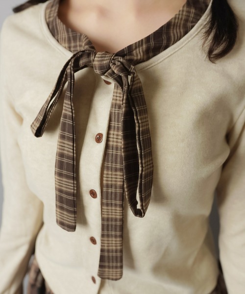 SPINNS(スピンズ)の「チェックリボンが視線を奪う♪レイヤード風ガーリートップス(Tシャツ/カットソー・レディース・チャコール/ブラウン/アイボリー・ONESIZE)」の8枚目の写真