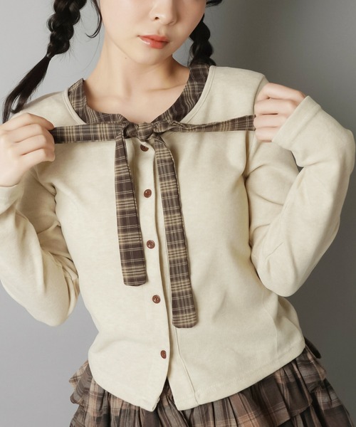 SPINNS(スピンズ)の「チェックリボンが視線を奪う♪レイヤード風ガーリートップス(Tシャツ/カットソー・レディース・チャコール/ブラウン/アイボリー・ONESIZE)」の6枚目の写真