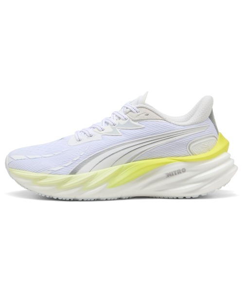 PUMA(プーマ)の「PUMA プーマ ウィメンズ ヴェロシティ ニトロ 4 ランニングシューズ(スニーカー・レディース・グリーン系その他/ホワイト系その他・25.0cm/25.5cm/24.5cm/23.5cm/24.0cm/22.5cm/23.0cm)」の1枚目の写真