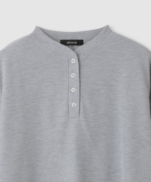Mac-House(マックハウス)の「milli de l'air ワッフルヘンリーネックプルオーバー(Tシャツ/カットソー・レディース・グレー/ホワイト/ネイビー・M)」の6枚目の写真
