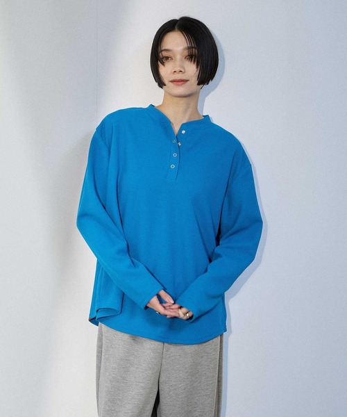 Mac-House(マックハウス)の「milli de l'air ワッフルヘンリーネックプルオーバー(Tシャツ/カットソー・レディース・グレー/ホワイト/ネイビー・M)」の11枚目の写真
