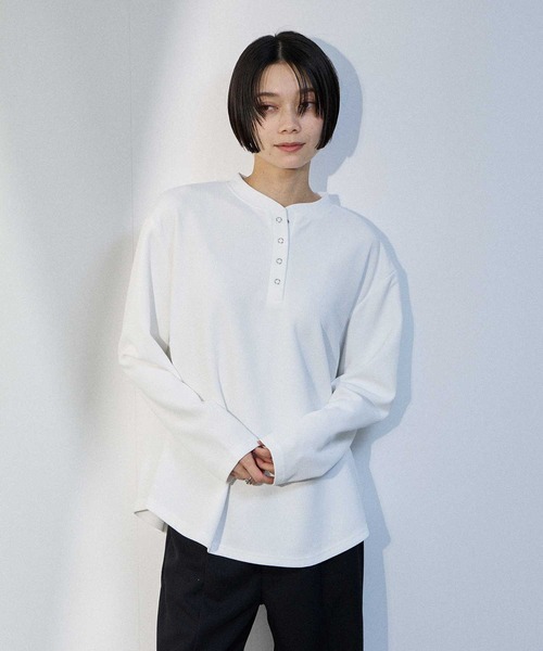 Mac-House(マックハウス)の「milli de l'air ワッフルヘンリーネックプルオーバー(Tシャツ/カットソー・レディース・グレー/ホワイト/ネイビー・M)」の14枚目の写真