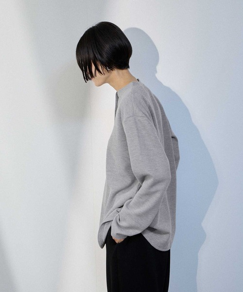 Mac-House(マックハウス)の「milli de l'air ワッフルヘンリーネックプルオーバー(Tシャツ/カットソー・レディース・グレー/ホワイト/ネイビー・M)」の18枚目の写真