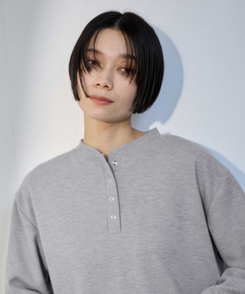 Mac-House(マックハウス)の「milli de l'air ワッフルヘンリーネックプルオーバー(Tシャツ/カットソー・レディース・グレー/ホワイト/ネイビー・M)」の20枚目の写真
