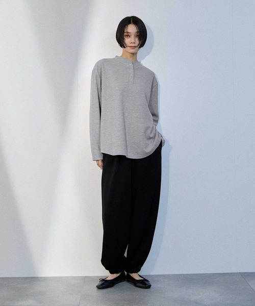 Mac-House(マックハウス)の「milli de l'air ワッフルヘンリーネックプルオーバー(Tシャツ/カットソー・レディース・グレー/ホワイト/ネイビー・M)」の22枚目の写真