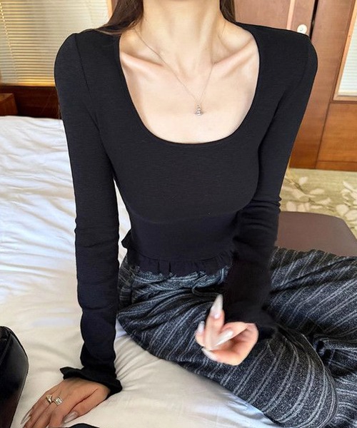 HALEY PESCA(ヘーリーペスカ)の「HALEY PESCA/シンプルスクープド・ネックフリルトップス(Tシャツ/カットソー・レディース・ブラック/グレー・MEDIUM/SMALL)」の1枚目の写真