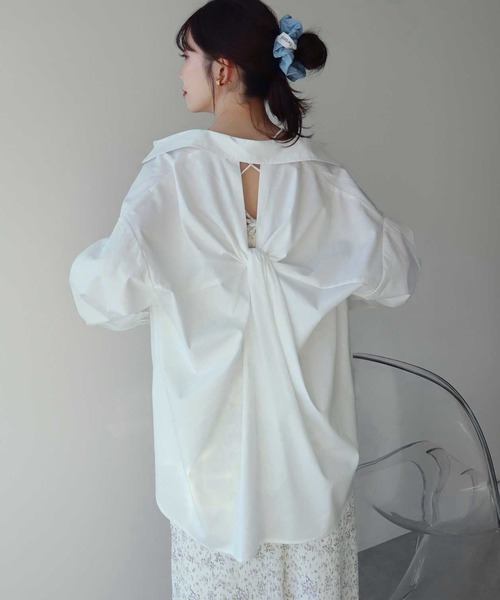 earth music&ecology(アースミュージックアンドエコロジー)の「バックツイストオーバーシャツ(シャツ/ブラウス・レディース・サックスブルー/ライトピンク/ミント/ライトイエロー/オフホワイト・FREE)」の1枚目の写真