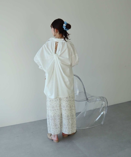 earth music&ecology(アースミュージックアンドエコロジー)の「バックツイストオーバーシャツ(シャツ/ブラウス・レディース・サックスブルー/ライトピンク/ミント/ライトイエロー/オフホワイト・FREE)」の7枚目の写真