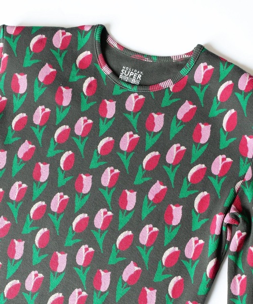 HOLIDAY（ホリデイ）の「SUPER RIB PADDED SHOULDER CREW-NECK L/S TOPS (TULIP) スーパーリブパディッドショルダークルーネックロングスリーブトップス (チューリップ)（Tシャツ/カットソー・レディース・チャコールグレー・ONE SIZE）」の3枚目の写真