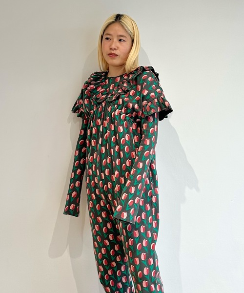 HOLIDAY（ホリデイ）の「SUPER RIB PADDED SHOULDER CREW-NECK L/S TOPS (TULIP) スーパーリブパディッドショルダークルーネックロングスリーブトップス (チューリップ)（Tシャツ/カットソー・レディース・チャコールグレー・ONE SIZE）」の10枚目の写真