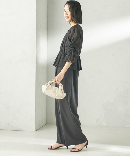 ships little black(シップスリトルブラック)の「【SHIPS別注】troisiemeCHACO:〈手洗い可能〉シアー ボレロ ブラウス(セレモニー対応可)(シャツ/ブラウス・レディース・ベージュ/ブラック・ONE SIZE)」の4枚目の写真