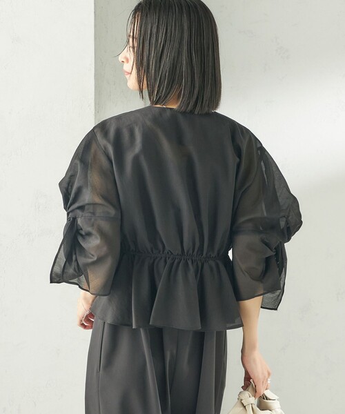 ships little black(シップスリトルブラック)の「【SHIPS別注】troisiemeCHACO:〈手洗い可能〉シアー ボレロ ブラウス(セレモニー対応可)(シャツ/ブラウス・レディース・ベージュ/ブラック・ONE SIZE)」の13枚目の写真