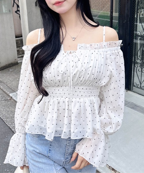 INGNI（イング）の「チュールオフショルブラウス（シャツ/ブラウス・レディース・ホワイト系その他3/ピンク/ブルー系/オフホワイト・M）」の2枚目の写真