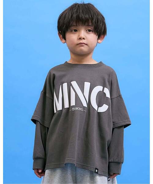 b・ROOM(ビールーム)の「【防汚・速乾・型崩れしない】フェイクレイヤードTシャツ【MNCM】【子供服】【キッズ】【男の子】【女の子】(Tシャツ/カットソー・キッズ・アイボリー/チャコール/カーキ/ブラック・110cm/130cm/120cm/140cm/150cm)」の3枚目の写真