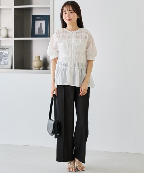 LAVEANGE(ラビアンジェ)の「シャーリングブラウス|華奢見えも、おしゃれも叶える主役ブラウス/大人フェミニン/ギャザーブラウス/着映え/シアー/体型カバー(シャツ/ブラウス・レディース・ブルー/オフホワイト・M/5L/4L/3L/LL)」の12枚目の写真