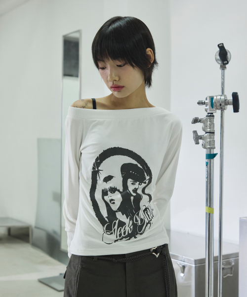SLEEKGLOW（スリック グロウ）の「ポートレートボートネックTシャツ[ホワイト]（Tシャツ/カットソー・レディース・その他・FREE）」の2枚目の写真