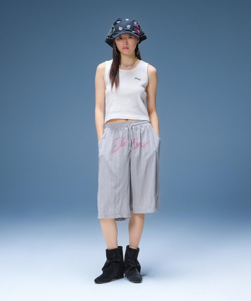 X-girl(エックスガール)の「RHINESTONE CURSIVE LOGO NECKLACE(ネックレス・レディース・シルバー・ONE SIZE)」の2枚目の写真